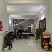 Bán nhà mặt tiền 3 lầu 5PN số 22 Quách Hữu Nghiêm Q.Tân Phú