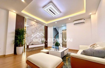 Nhà Đẹp Thang Máy Trường Chinh 39/43m, 6 tầng, mt 7.3m, giá 12.8 tỷ.
