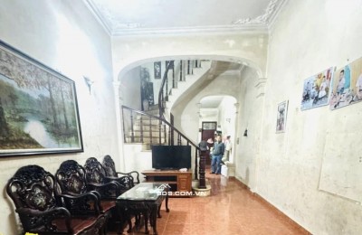 Nhà Đường Cầu Giấy - Phân Lô - Oto 5 Tạ - Ngõ Thông KD - 65mx5T - MT 4M - 15 Tỷ