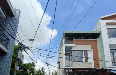Bán nhà 2 mặt kiệt Ô TÔ thảm nhựa, Nhà 2,5 tầng kiệt Tôn Đức Thắng