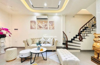 Nhà Đẹp Thang Máy Thịnh Quang 40m, 7 tầng, mt 5.5m,  giá 15.2 tỷ.