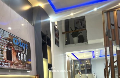 Bán nhà 3 tầng Full nội thất- đường Vũ Quỳnh - SÁT BIỂN