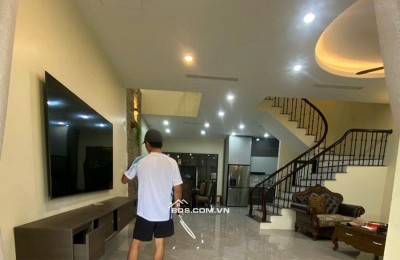  Nhà Dương Quảng Hàm – 106m² – 5 Tầng – MT 10m – Ô Tô Tránh – Gần Phố Nguyễn Khánh Toàn