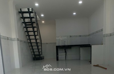 Bán nhà 1 trệt 1 gác suốt cách Nguyễn Văn Linh chỉ 100m nhà mới tinh