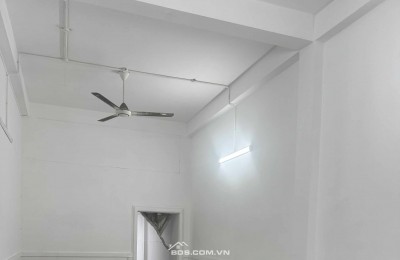 Nhà mặt tiền đường, 70m2, 6 phòng, đường Bến Bình Đông