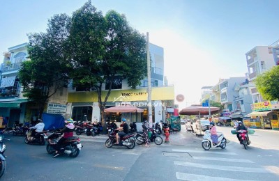 Bán nhà góc 2 mặt tiền Phan Văn Hớn gần Trường Chinh, DT210m2, nở hậu