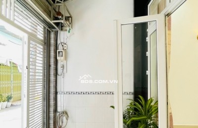 NHÀ ĐẸP 4 TẦNG VUÔNG VỨC NGAY EMART PHẠM VĂN CHIÊU