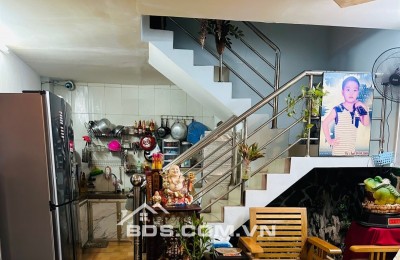  NHÀ ĐẸP LẠC LONG QUÂN – 3 TẦNG – CHÍNH CHỦ BÁN GẤP! 