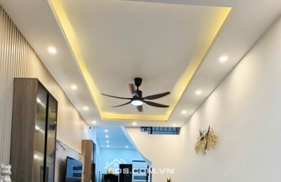 Cực hiếm nhà đẹp Đội Cấn ngõ thông ô tô đỗ cổng mặt tiền rộng 45m² x 5 tầng hơn 10 tỷ