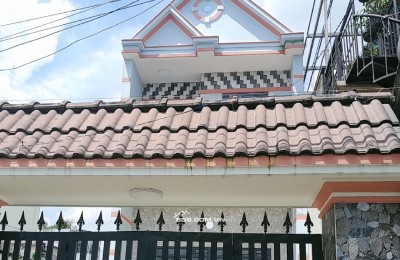 BÁN NHÀ ẤP 3, XUÂN THỚI THƯỢNG – HÓC MÔN  95m² (4x25m), 2 mặt tiền, chỉ 5.9 TỶ   Kết cấu : 1 trệt 1 lầu, mái ngói;  4PN - 3WC - PK - Bếp rộng rãi