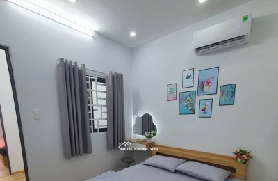 Bán nhà Đẹp HXH gần Mặt tiền Cống Lở, Tân Bình, 30m2, 2tầng, 2PN. Chỉ 4.75tỷ Full Nội Thất