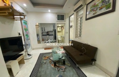 C/c Trương Định, P. Võ Thị Sáu, Q3, 73m2, 2PN, Lầu 2, 9tr/tháng.