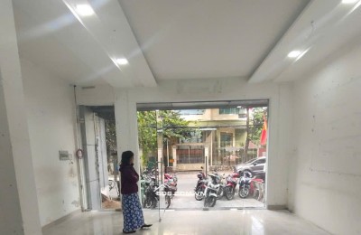 Mặt tiền gần Sư Vạn Hạnh Q10, DT: 86m2, ngang 6m, 4 tầng, 6PN, Dòng tiền 700tr/năm, Giá 38 Tỷ TL