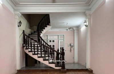 Cho thuê nhà nguyên căn ngõ 371 Kim Mã, Ngọc Khánh, Ba Đình. DT 70m x 3 tầng, giá 22tr