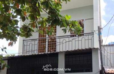 Chính Chủ Cần Bán Nhà 2 Lầu Kèm Đất Thổ Cư Tổng Diện Tích Lên Đến 190m2