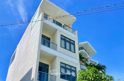 Nhà 4 tầng, 1 xẹt Đỗ Xuân Hợp, Phước Long B (Q9 cũ), đối diện chợ, 4 phòng ngủ, nhỉnh 5 tỷ