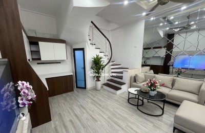 VÕ CHÍ CÔNG 30M x5 TẦNG 8,8 TỶ NGÕ RỘNG,SÁT PHỐ,THÔNG TỨ TUNG