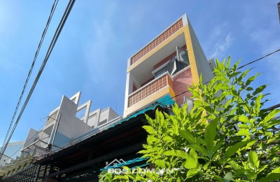 Nhà ngang 5m, hẻm 1 xẹt sát Đỗ Xuân Hợp, Phước Long B (Q9 cũ), 3 tầng kiên cố, giá chỉ 5 tỷ.