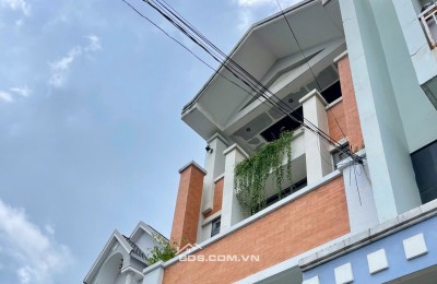 Nhà ngang 5m, hẻm xe hơi Đỗ Xuân Hợp, Sổ vuông vức, không lỗi phong thủy nhỏ hơn 4 tỷ