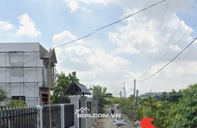 Đất mặt tiền đường Lương Văn Bào. cách Quốc lộ 50 khoảng 900m, cách TP HCM 9km, nhà ở đông đúc.