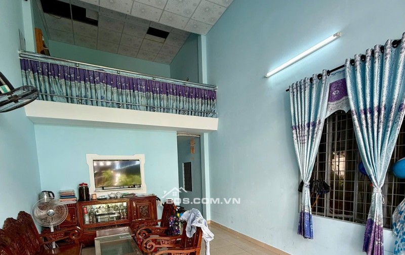 Nhà gác lửng đúc đường nhựa 6m Ô TÔ đậu đỗ Điện Biên phủ