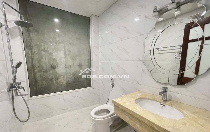 Mặt phố, 92,8m2, 9 tầng, mặt tiền 5,5m Ngã Tư Sở, Đống Đa, 39 tỷ 750.