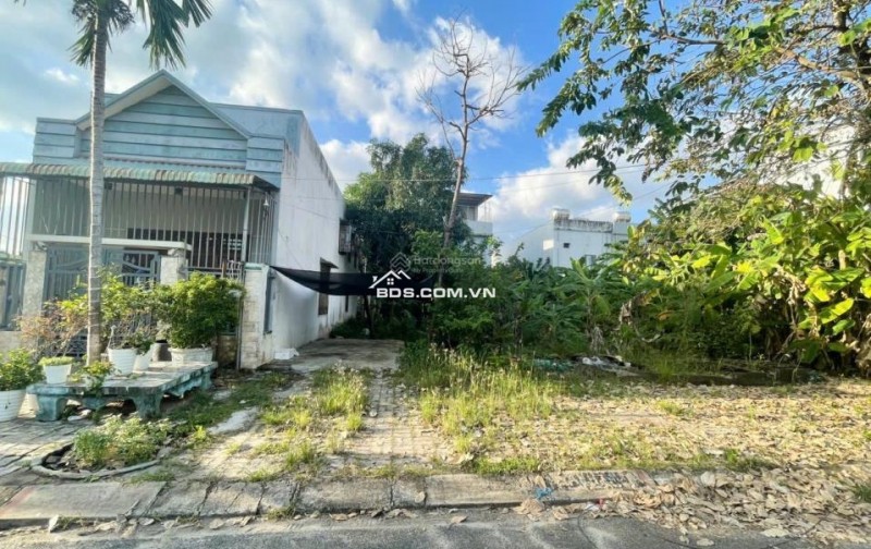 Bán đất thổ cư Hòa Hiệp 3, Liên Chiểu, Đà Nẵng. DT 90m2, giá 4.5 tỷ, sổ đỏ, hướng Đông Nam. LH: 0877661879