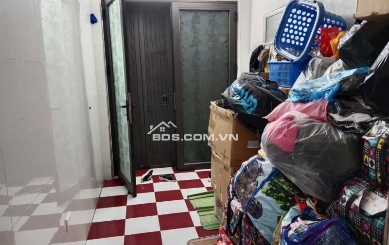 Bán Nhà Gần Đường Ô Tô Bùi Ngọc Dương, Hai Bà Trưng 65m, tầng 1, giá 3.95 tỷ.