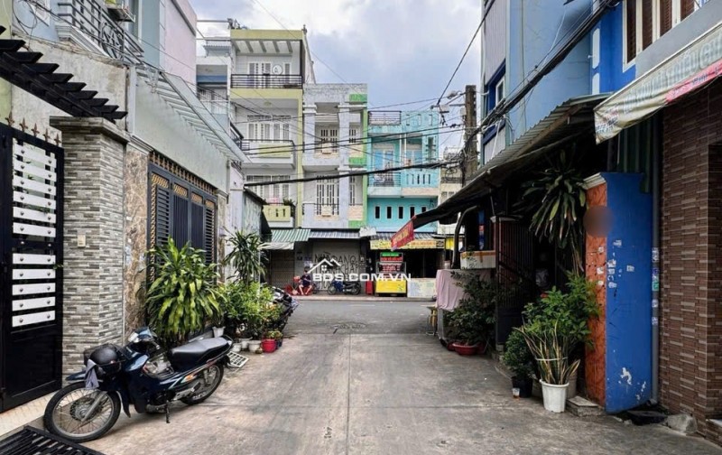 Bán nhà Hẻm ô tô ngay phố ẩm thực Phú Thọ Hòa, 67m2, 2 tầng, Vị trí kinh doanh, Chỉ 7tỷ nhỉnh