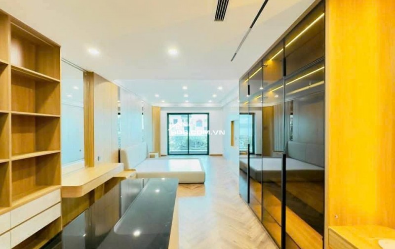 Bán Nhà Mặt Phố Kinh Doanh Nguyễn Văn Cừ 61m, 7 tầng, mt 4m, giá 33.5 tỷ.