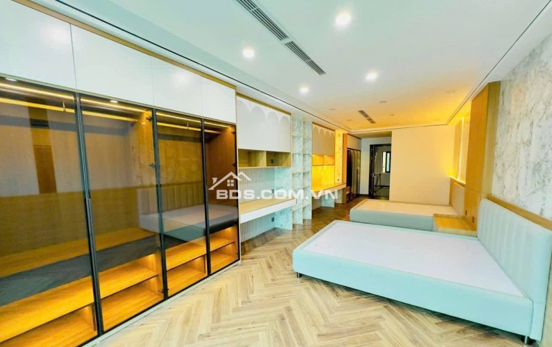 Bán Nhà Mặt Phố Kinh Doanh Nguyễn Văn Cừ 61m, 7 tầng, mt 4m, giá 33.5 tỷ.