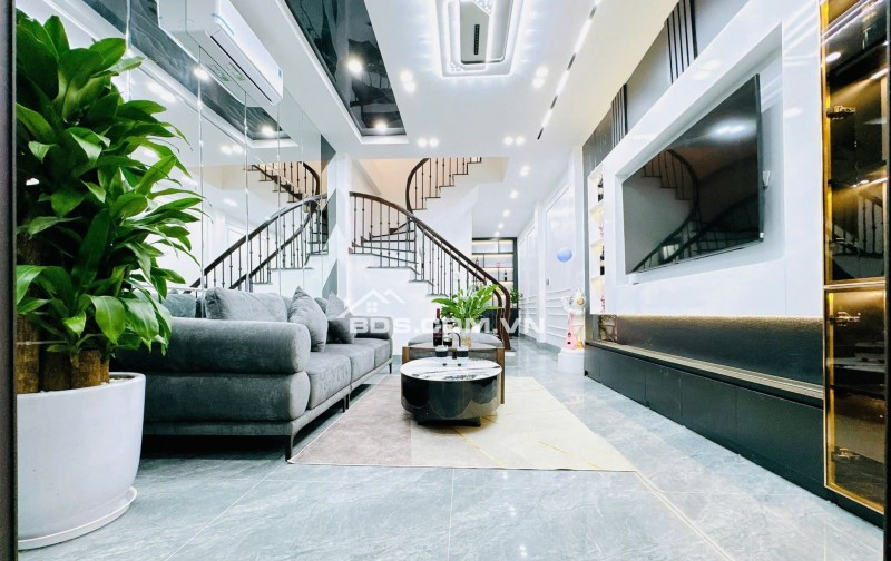 Nhà Đẹp Thang Máy, Gần Phố, Trần Duy Hưng, Cầu Giấy 44/52m, 6 tầng, mt 3.5m, giá 17.8 tỷ.