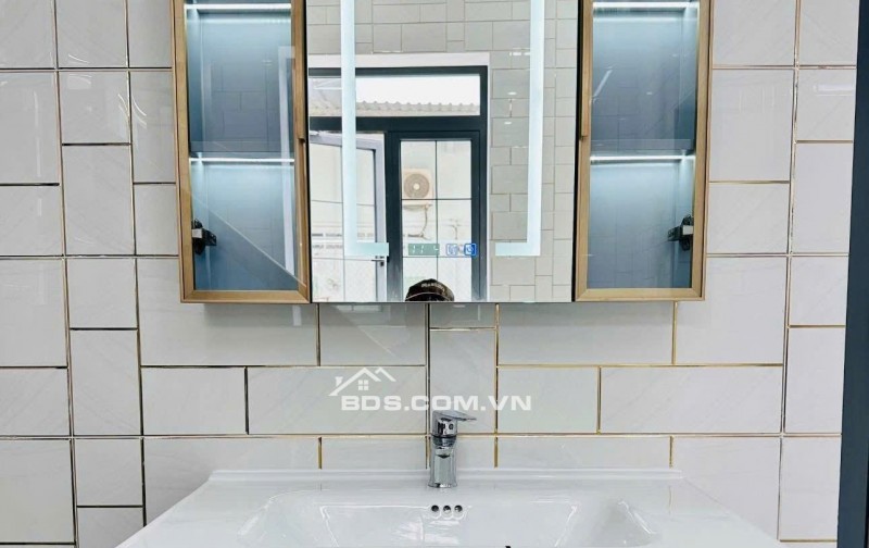 Chỉ cần thanh toán 690tr nhận ngay căn nhà dãy phố H71 – Lê Hồng Phong Đối diện Cảng Hoàng Diệu – Gần sân bay Cần Thơ