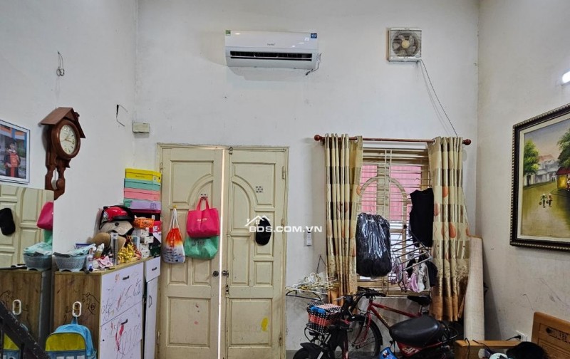 Bán nhà C4 Ngọc Thuỵ 35m lô góc oto qua nhà chỉ 4 tỷ hơn xíu. LH 0936123469