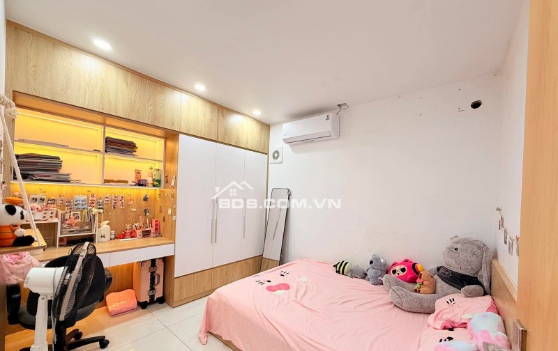 Nhà Đẹp Ô Tô Đỗ Cửa, Phố 8- 3 , Hai Bà Trưng 50/80m, tầng 1, giá 5.85 tỷ