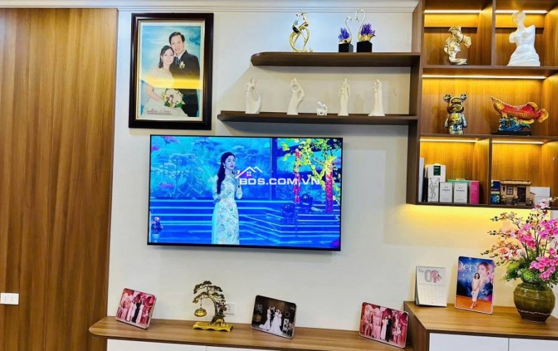 Nhà Đẹp Thang Máy, Gần Phố Nguyễn An Ninh 42/45m, 7 tầng, mt 4.2m, giá 15.9 tỷ.