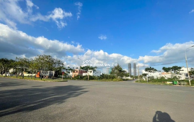 Bán đất thổ cư Hòa Hiệp 3, Liên Chiểu, Đà Nẵng. DT 90m2, giá 4.5 tỷ, sổ đỏ, hướng Đông Nam. LH: 0877661879