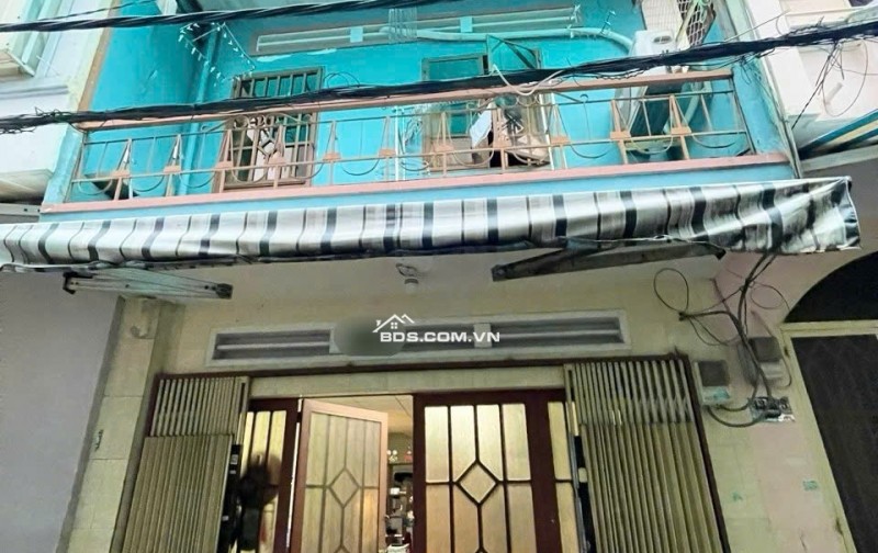 Bán nhà P Vip Tân Sơn Nhì, Hẻm gần 4m thoáng, 32m2 KLG, 2 tầng, Chỉ 3 tỷ nhỉnh TL