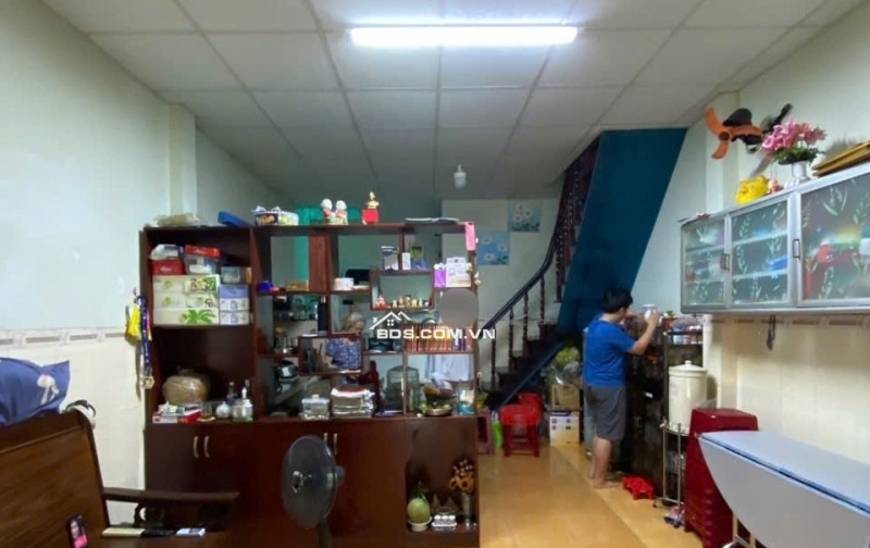 Bán nhà P Vip Tân Sơn Nhì, Hẻm gần 4m thoáng, 32m2 KLG, 2 tầng, Chỉ 3 tỷ nhỉnh TL