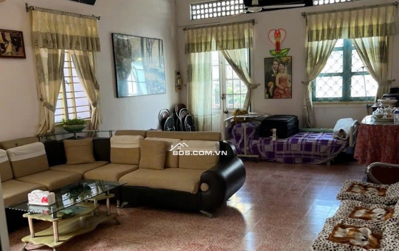 Bán nhà 3 tâng mặt tiền đường CÔ GIANG - Sát Nguyễn Văn Linh