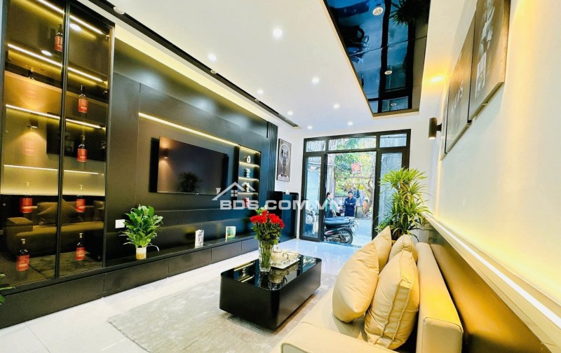 Nhà Đẹp, Gần Times City, Dương Văn Bé 39/43m, 5  tầng, mt 3.4m, giá 12.8 tỷ