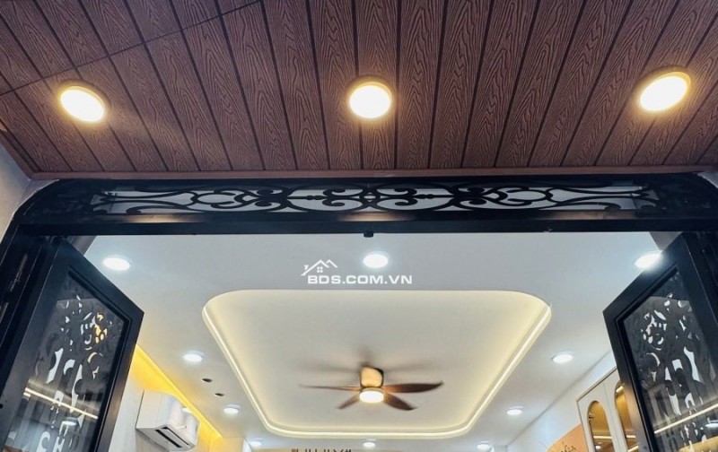 Nhà đẹp ở ngay Huỳnh Văn Bánh Phú Nhuận, 3 tầng 3PN giá 6.85 tỷ TL