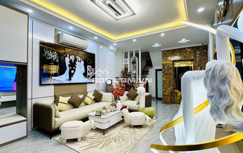 Nhà Đẹp Thang Máy, Gần Phố Nguyễn An Ninh 42/45m, 7 tầng, mt 4.2m, giá 15.9 tỷ.