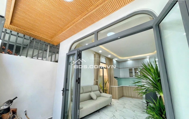 BÁN NHÀ MỚI TRUNG TÂM NHA TRANG – HẺM Ô TÔ, GẦN BIỂN, NỘI THẤT ĐẦY ĐỦ – DỌN VÀO Ở NGAY