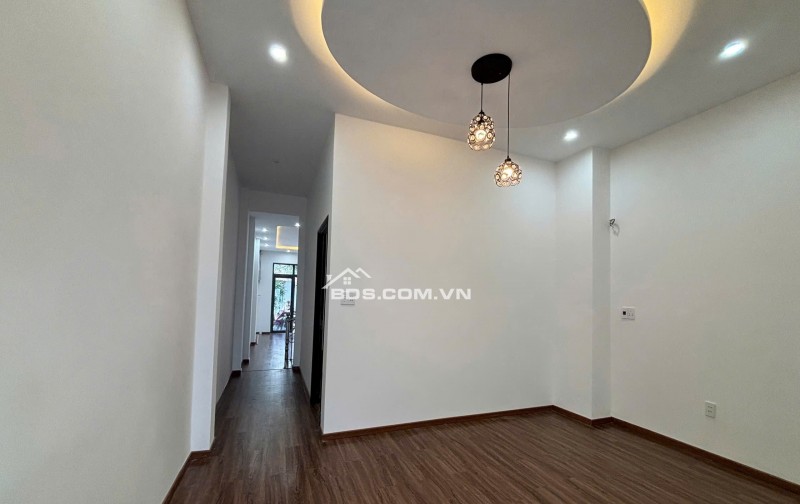 Bán Nhà 2 Tầng sát biển đường GIÁP VĂN CƯƠNG