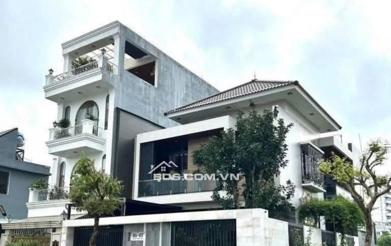 Bán 2 lô liền kề đường Hoà Phú 26, Khu E Kim Long - đối diện UBND QUẬN