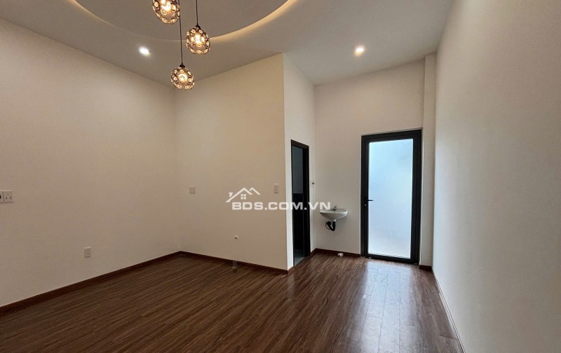 Bán Nhà 2 Tầng sát biển đường GIÁP VĂN CƯƠNG