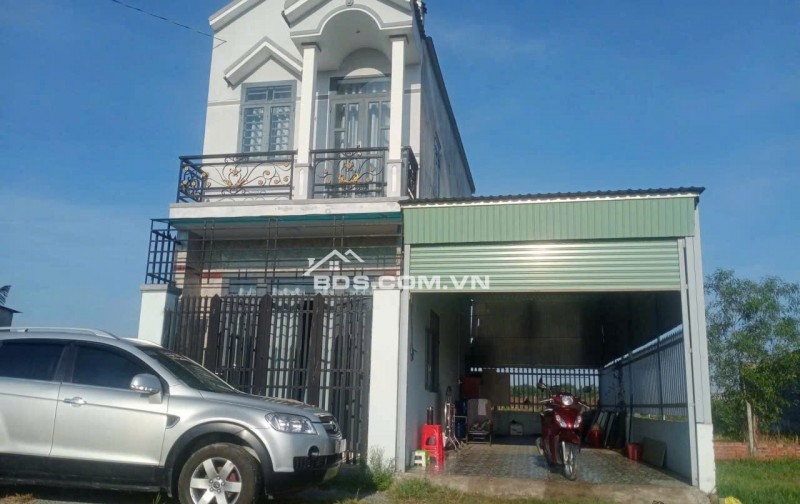 Chính Chủ Chuyển Về Thành Phố Cần Bán Nhà 1 Trệt 1 Lầu Mặt Tiền Đường Mỹ Hạnh Bắc, Đức Hòa, Long An