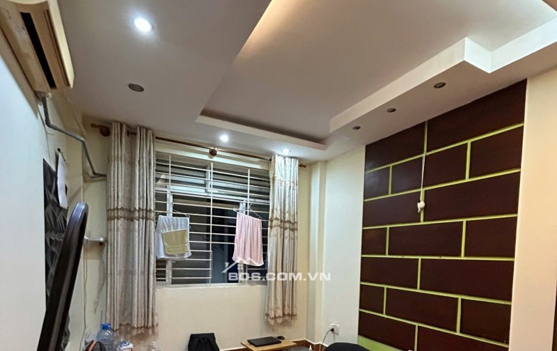 Cho thuê nhà Cách Mạng Tháng 8 Quận 10, 3.5x11m, 3PN giá 13.5tr/tháng