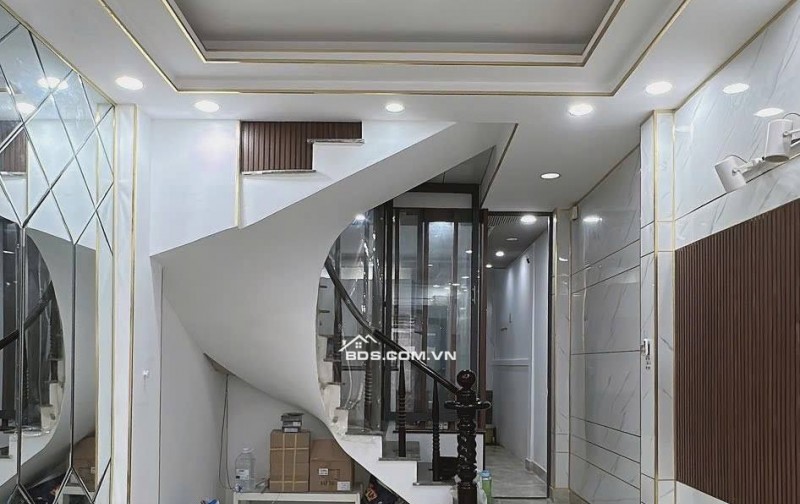 Cho thuê nhà nguyên căn Cách Mạng Tháng 8 Tân Bình, 3.3x11m 4PN giá 18tr tl ít